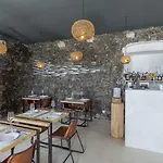 White Exclusive & מלון לאגואה