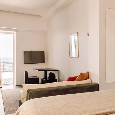 White Exclusive & Lagoa (Azores)