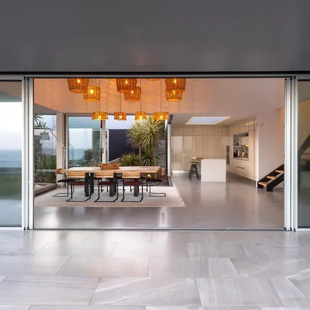 White Exclusive & Hotel 5*