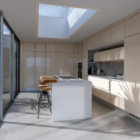 White Exclusive & Hotel 5*