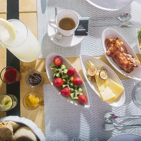 White Exclusive & Hotel Lagoa (Azores)