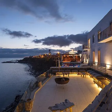 White Exclusive & Lagoa (Azores)