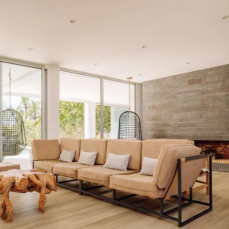 White Exclusive & Hotel 5*