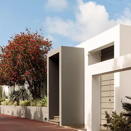 White Exclusive & Hotel