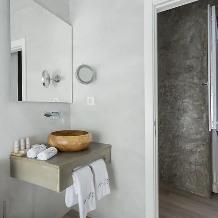 White Exclusive & Hotel 5*