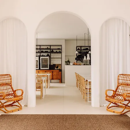 White Exclusive & 5*