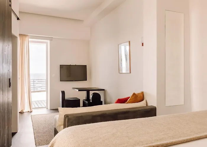 White Exclusive & 라고아