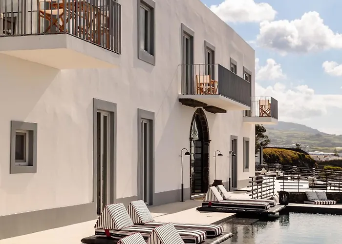 White Exclusive & Hotel Lagoa (Azores)
