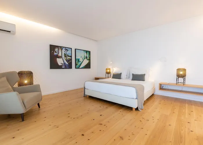 White Exclusive & Ξενοδοχείο