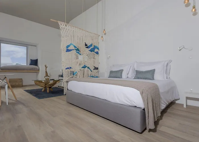 White Exclusive & 5*