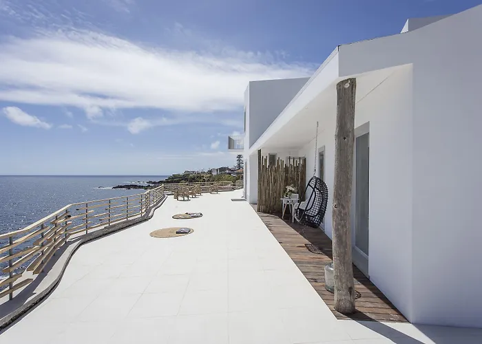 White Exclusive & Lagoa (Azores)