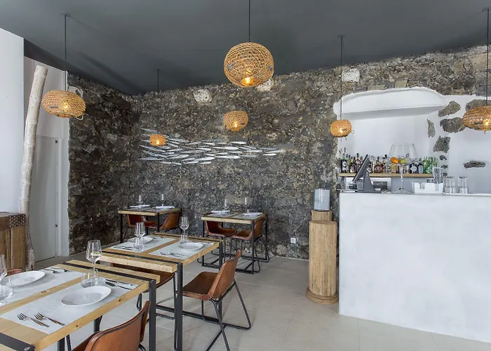 White Exclusive & Hotel Lagoa (Azores)