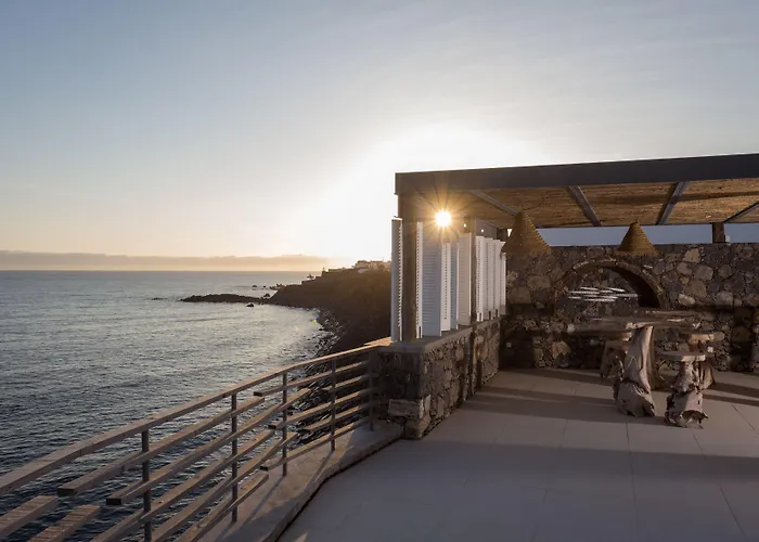 White Exclusive & Ξενοδοχείο 5*