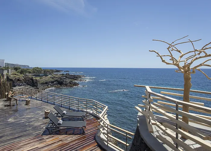 White Exclusive & Hotel Lagoa (Azores)