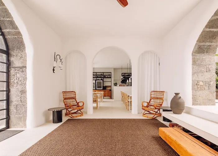 White Exclusive & Hotel Lagoa (Azores)