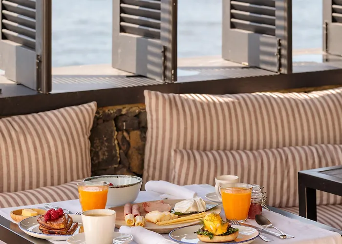 White Exclusive & Lagoa (Azores)